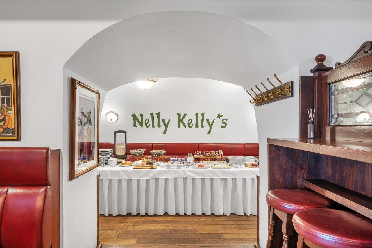Nelly Kellys Hotel Trutnov Buitenkant foto